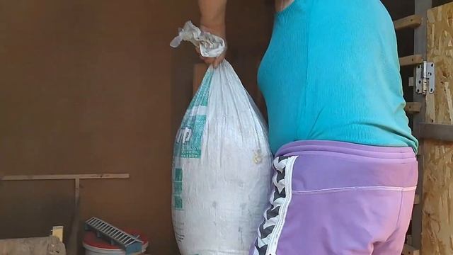 Подстилка для цыплят бройлеров, сено-это ужас. смотреть онлайн