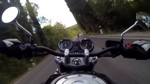 Honda Hornet 900 Plomin