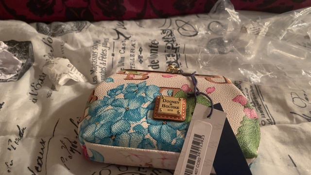 Second haul of the Dooney and Bourke Hydrangea collection смотреть онлайн