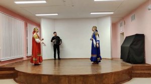 Мирошниченко Яна и Подколзина Юлия солистки фольклорного ансамбля Рябинушка  "Голосочек закатимай"
