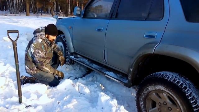 Мой способ быстро освободить автомобиль, севший в снег на днище. смотреть онлайн