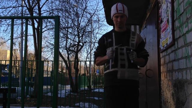 Поиск силового кабеля и водопровода под землей с помощью рамок.Делаю контур заземления. смотреть онлайн