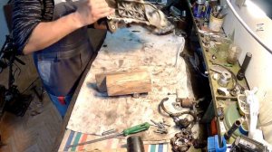 Подготовка Honda Tact 30 попал на двигатель...