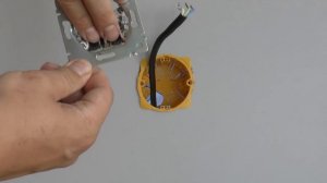 Подключение розетки Legrand Valena
