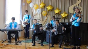 Ч.Рио, перелож. С.Подгорной "Текила". Исполняет инстр. ансамбль "Сувенир"