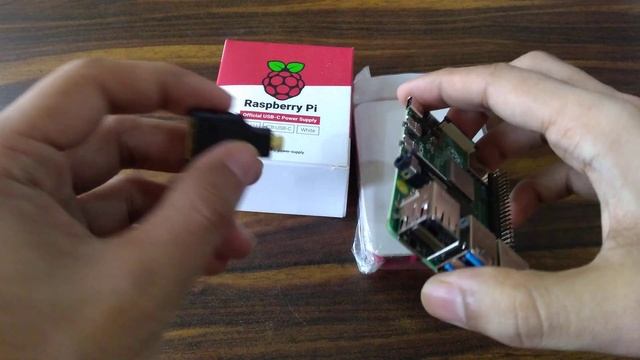 Raspberry Pi 4 Model B 4 GB RAM Unboxing and intro #raspberrypi