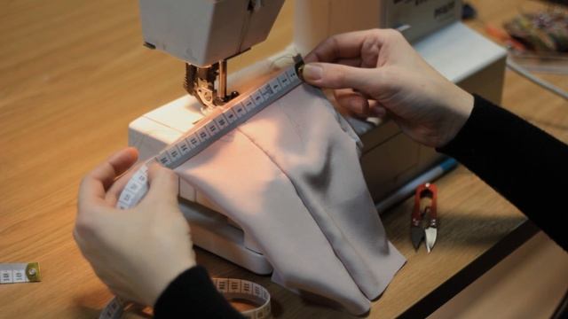 Мастер класс - обработка разреза рукава и манжет на Sewing.lv