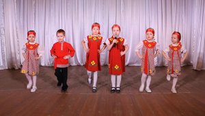 Детский вокальный  ансамбль  "Красочки"  - "Во кузнице"