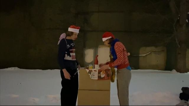 НОВОГОДНЕЕ поздравление+ГОТОВИМ праздничное ОЛИВЬЕ!