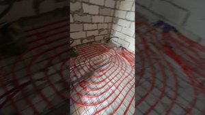 монтаж отопление тёплыми полом с высокотемпературными контурами под витражными окнами в пол