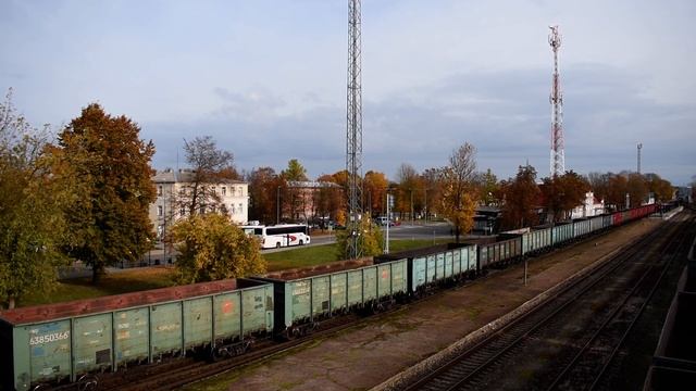 Тепловоз 2ТЭ116У-0157 прибывает из России в Эстонию на станцию Нарва смотреть онлайн