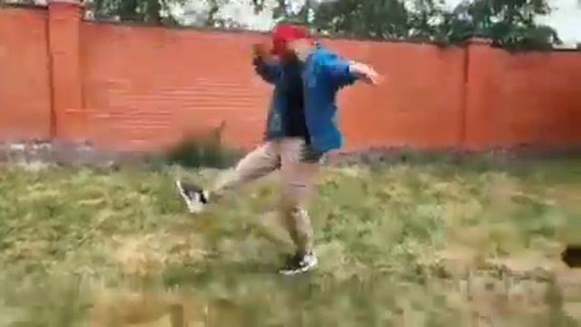 ты подари лишь свои объятья, а я тебе весь мир подарю?? смотреть онлайн