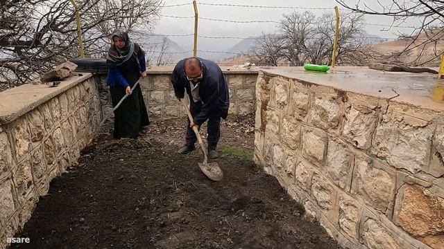 village couple is renovating the old garden смотреть онлайн
