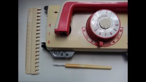 Вязальная машина как новая) Чищу пластик.