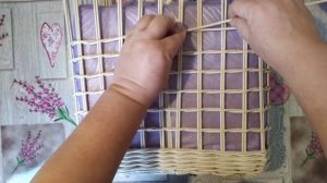 ажур на сумочке плетём из бумажной лозы.