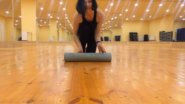 Самое сложное в йоге — это расстелить коврик. смотреть онлайн