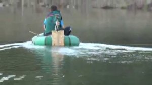Испытания самодельного лодочного мотора из электродвигателя 120 ватт, 2 человека