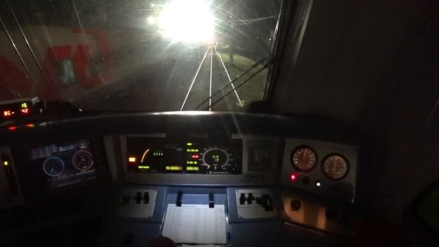 Машинист поезда показывает работу от первого лица: ночь сюрпризов смотреть онлайн