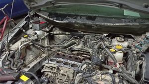 Toyota Prius 30 белый дым, пар с глушителя. Попали и бесплатно обновили машину.