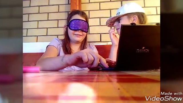 МАКИЯЖ С ЗАКРЫТЫМИ ГЛАЗАМИ || ЧЕЛЛЕНДЖ смотреть онлайн