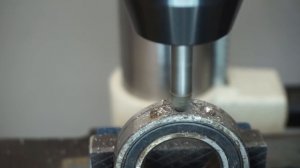 ПРОСВЕРЛИЛ ШАРИК ОТ ПОДШИПНИКА Самым дешевым сверлом