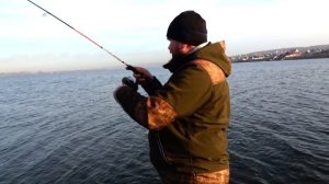 Окунь на микроджиг в марте. Рыбалка на спиннинг весной на водохранилище.