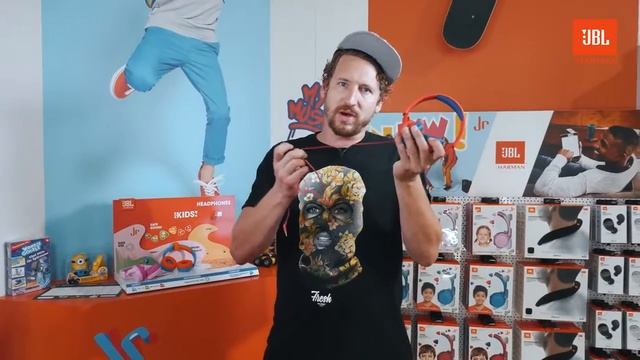 JBL Jr headphones | IFA 2017 смотреть онлайн