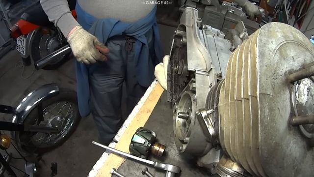 КАК ОН ВООБЩЕ ЕХАЛ? ВСКРЫЛ МОТОР И НЕ ЗРЯ! КОЛЬЦА И ШАТУН. смотреть онлайн