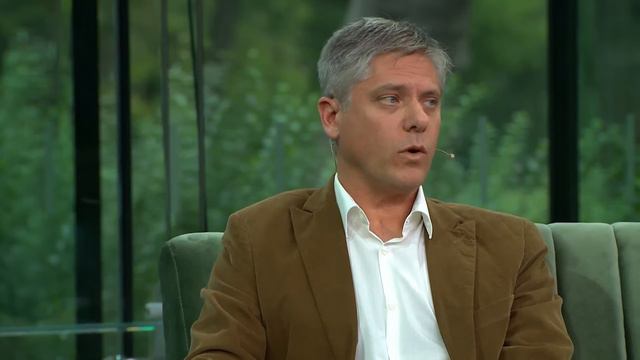 The corporate excuses should stop on climate change | Chris Dinsdale x Brain Bar смотреть онлайн