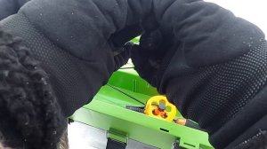 Окунь на мормышку с силиконом! Зимняя рыбалка.