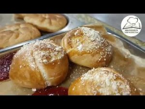 Украшение блюд и выпечка в столовых и банкетных залах/ линия раздачи украшение блюд/булочки с джемом