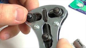 Как открыть крышку наручных часов – два ключа с Aliexpress