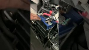 Где находится аккумулятор в Tesla Model X