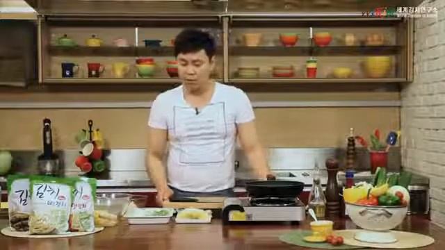 10 Delicious, Easy Ways to Cook With Kimchi White Kimchi Baek kimchi Noodle Salad смотреть онлайн