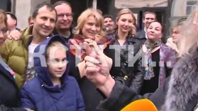 Художественный руководитель театра "Вера" отмечает свой юбилей смотреть онлайн