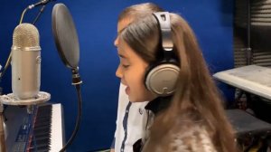 Тимур и Катрин - Землю обмотали тоненькие нити - Муз. Е.Птичкин, сл. М.Пляцковский