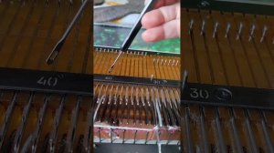 ЗИГ - ЗАГООБРАЗНЫЙ КРАЙ У РЕЗИНКИ НА ВЯЗАЛЬНОЙ МАШИНЕ НЕВА -5 / РАЗБОР ПО КАНАЛУ ЗОЛУШКА /