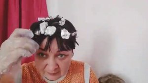 Сам себе парикмахер!! Мелирование волос в домашних условиях.