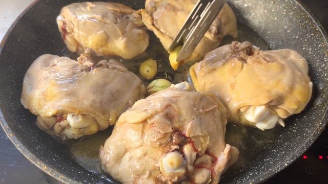 Дедушка научил меня готовить нереально вкусные куриные бедра! Без духовки!