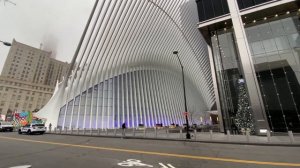 Мемориал 9/11 на месте башен-близнецов Всемирного Торгового Центра в Нью-Йорке