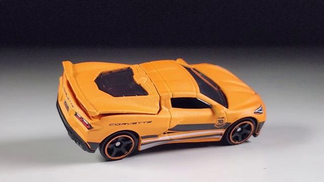 Spotlight: Matchbox 2020 Chevy Corvette | 2023 70th Special Edition Moving Parts смотреть онлайн