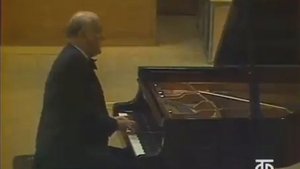 Sviatoslav Richter plays Beethoven Piano Sonata no. 7, op. 10 no. 3 - video 1976