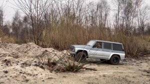 Rc Nissan Patrol Y60  1/10 scale on patrol