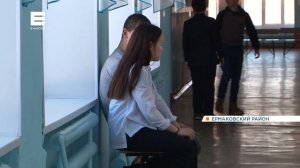 В поселке Танзыбей дети вынуждены учиться в школе с протекающей крышей