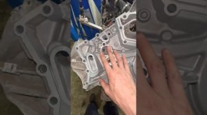 М272 м273  передняя крышка двигателя ￼