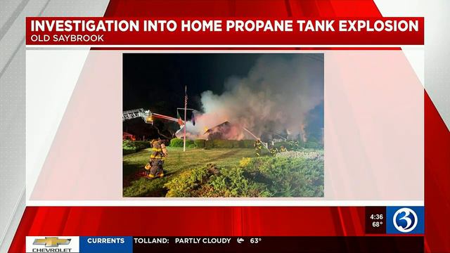 Old Saybrook police responding to house explosion on Maple Avenue смотреть онлайн