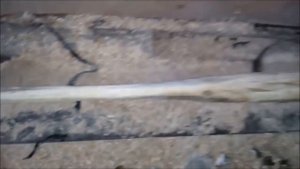 Как сделать биту из колючей проволокой    "Люсиль"