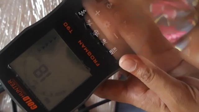 লোহা অফ রেখে কাজ করার জন্য Gold Hunter T90 Waterproof Metal Detector Treasure Hunter смотреть онлайн