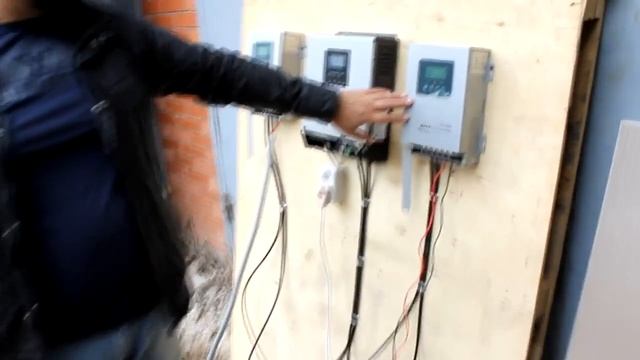 Сравнение монокристаллический и поликристаллических панелей в пасмурную погодуСравнение монокристалл