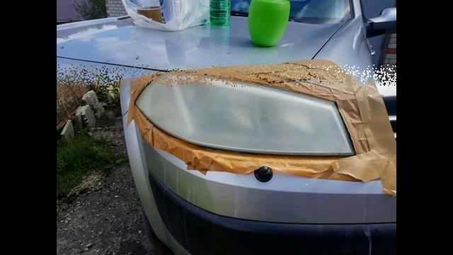 Покрытие пластиковых фар лаком.
